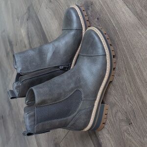 Time and Tru Chelsea Boots